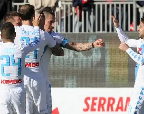 Serie A, Cagliari-Napoli 0-5: tripletta di Mertens