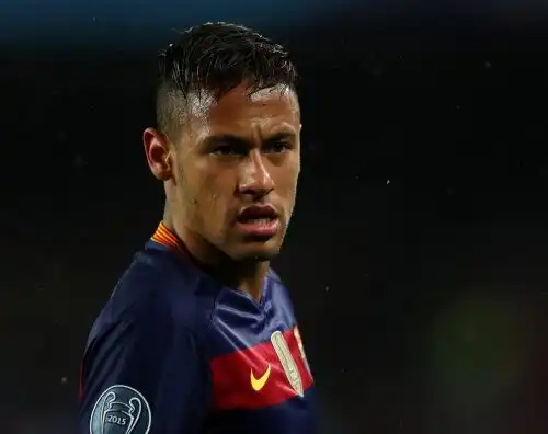 Neymar si offre al Real