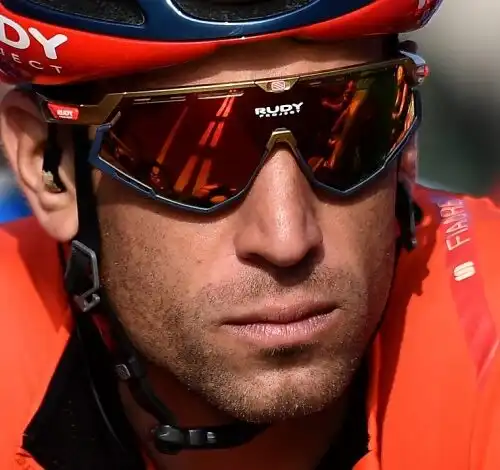 Vincenzo Nibali prova a farsi coraggio