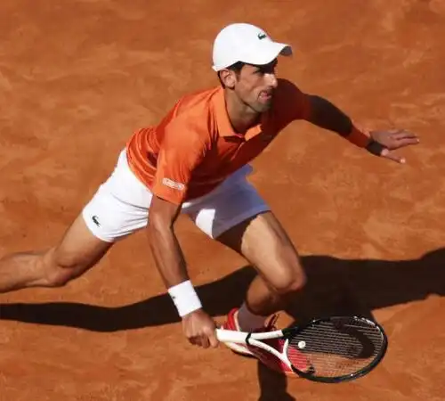 Novak Djokovic sembra di gomma, le foto piu’ curiose del serbo a Roma