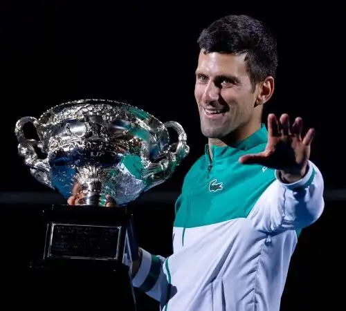 Novak Djokovic, gli organizzatori dell’Australian Open iniziano a spazientirsi