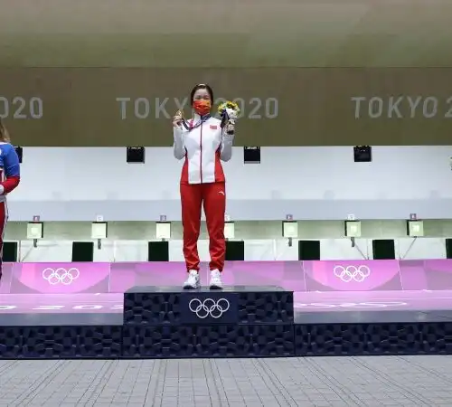 Tokyo 2020, il primo oro è della Cina