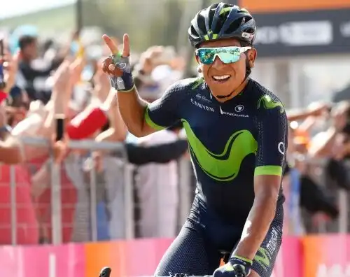 Quintana straripante, Nibali perde un minuto