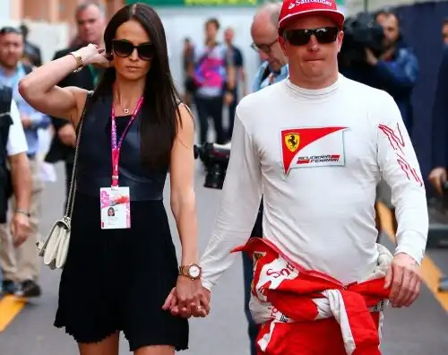 Nozze ‘medioevali’ per Kimi, assente Vettel