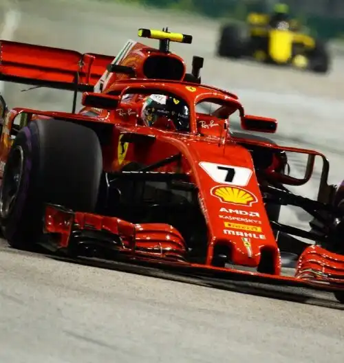 Raikkonen davanti a tutti, Vettel sbaglia