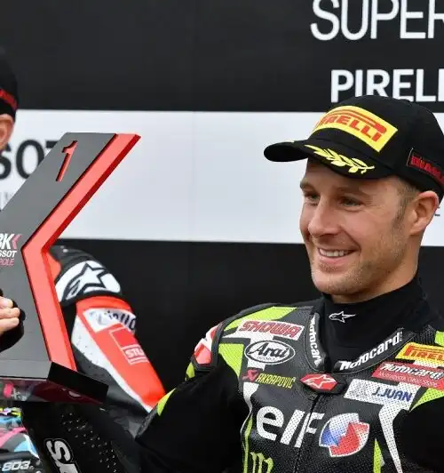 Rea batte di nuovo la Ducati a Imola