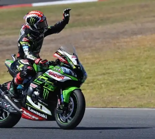 Sbk, Rea vince sotto la pioggia