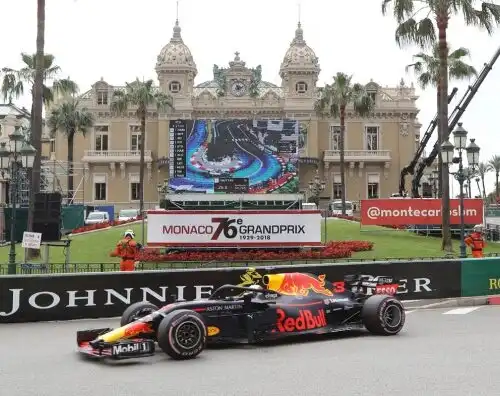 Montecarlo: Red Bull dominanti, poi Vettel