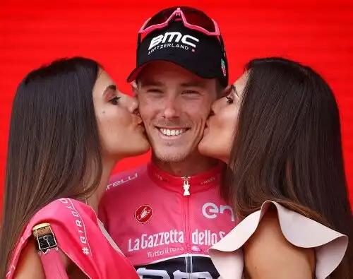 Tappa a Wellens, Dennis resta in rosa