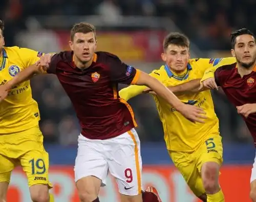 Roma qualificata tra i fischi