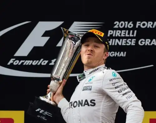 Rosberg va in fuga, Vettel secondo