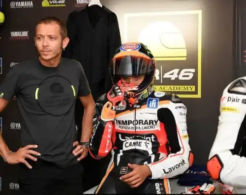 Valentino Rossi ingaggia il fratello