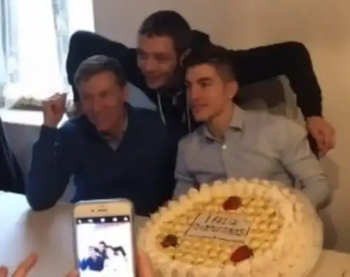 Viñales festeggia il compleanno con Valentino Rossi