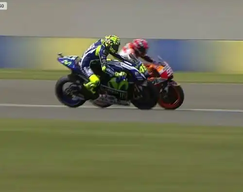 Vince Lorenzo, Rossi secondo, Marquez a terra