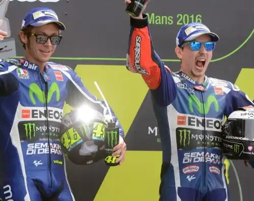 Rossi sfotte Jorge: “Avrei vinto a mani basse”