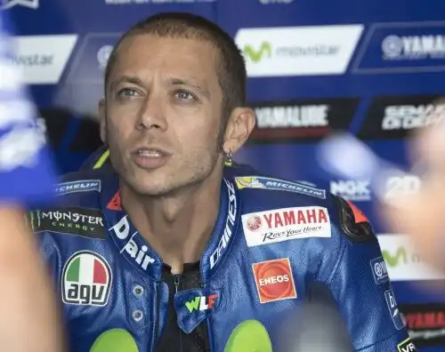 Valentino Rossi sgrida il team dopo l’errore