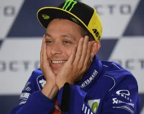 Valentino Rossi ride in faccia agli haters