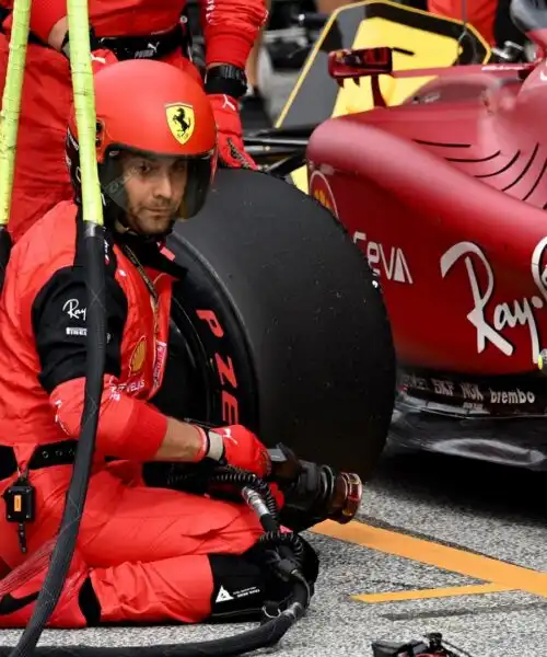 Figuraccia Ferrari, sparisce la gomma: Sainz affossato