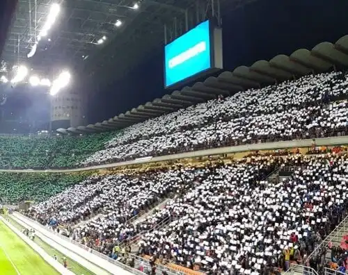 San Siro gremito, fischi all’inno svedese e a Ventura