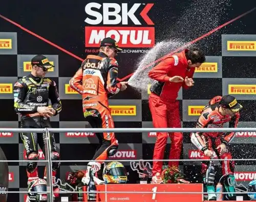 Superbike, Davies primo ad Aragon