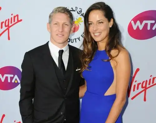 Ana e Schweinsteiger sposi in gondola