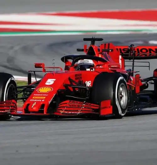 Test F1: Vettel davanti, Hamilton si ferma