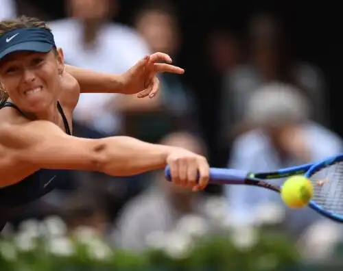 Sharapova travolta, Muguruza in semifinale