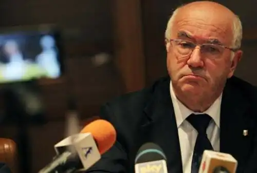 Tavecchio annuncia la tolleranza zero