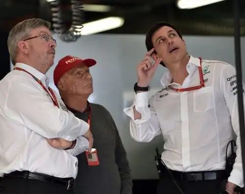 Mercedes, Toto Wolff avvisa la Ferrari