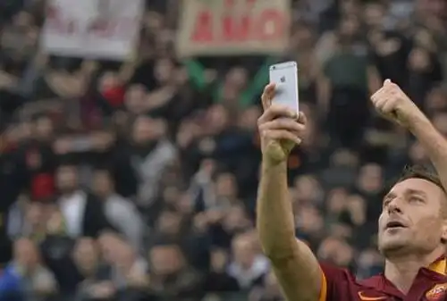 Totti, gol e selfie