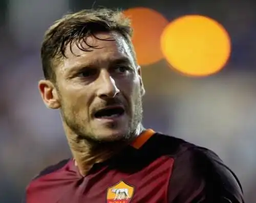 Cento: “Totti non merita questo trattamento”