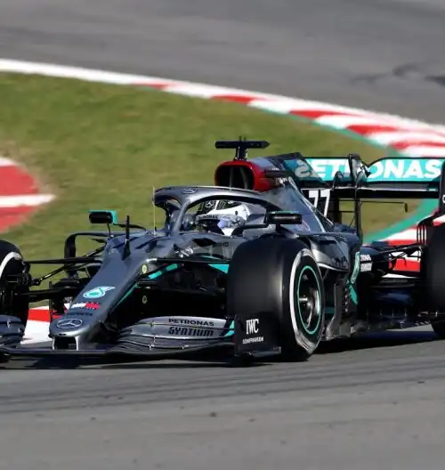 F1, le Mercedes chiudono i test davanti a tutti