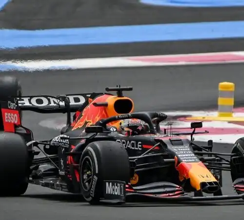 F1: Verstappen batte Hamilton, naufragio Ferrari in Francia