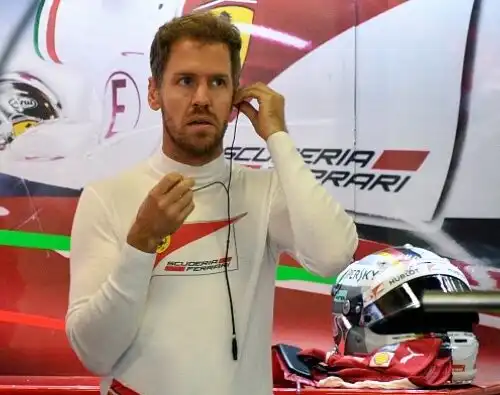 Vettel penalizzato, addio podio