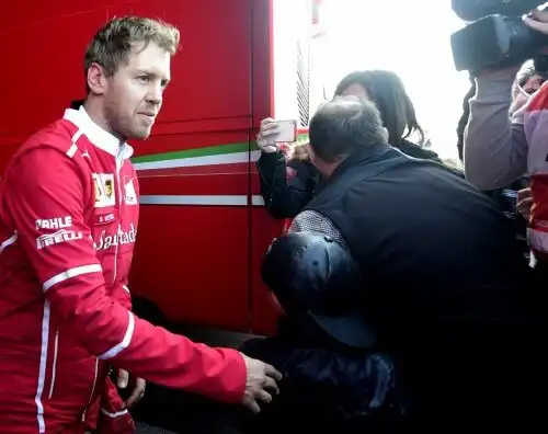 F1, Hamilton è già primo. Vettel parte bene