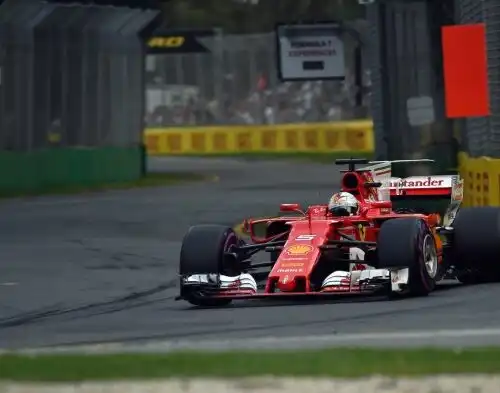 Vettel pazzo di gioia: “Questa è per noi”