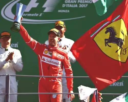 Monza, Vettel scatena la folla: “Tranquilli arriviamo!”