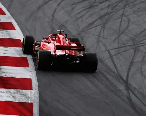 Grande Hamilton ma Vettel è lì