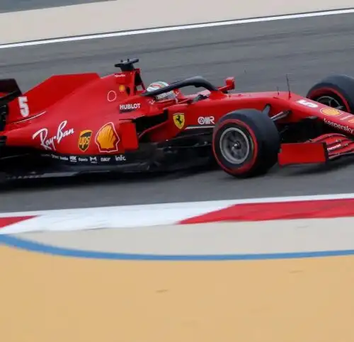 F1, ancora flop Ferrari. Hamilton in pole in Bahrain