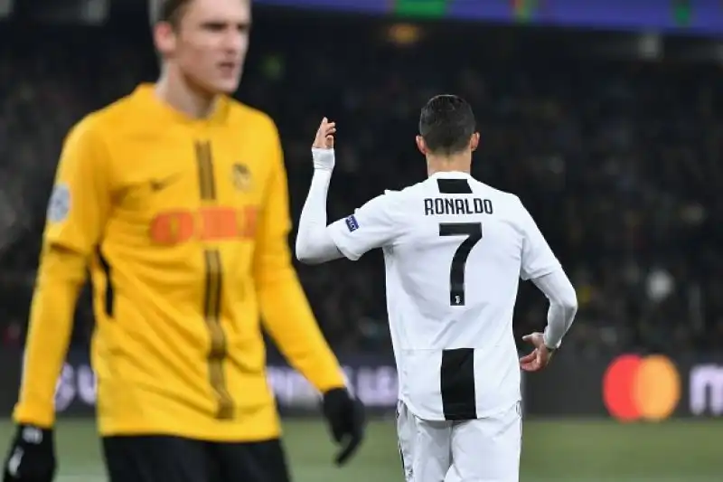 La squadra di Allegri perde a sorpresa 2-1 in casa dello Young Boys, ma chiude il girone di Champions al primo posto grazie alla sconfitta del Manchester United.