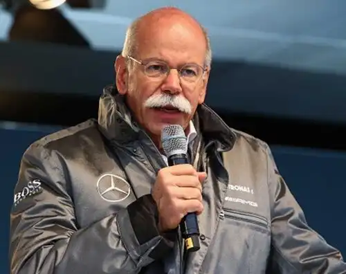 Zetsche sfida la Ferrari