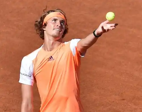 Zverev giovane re di Roma, Djokovic travolto