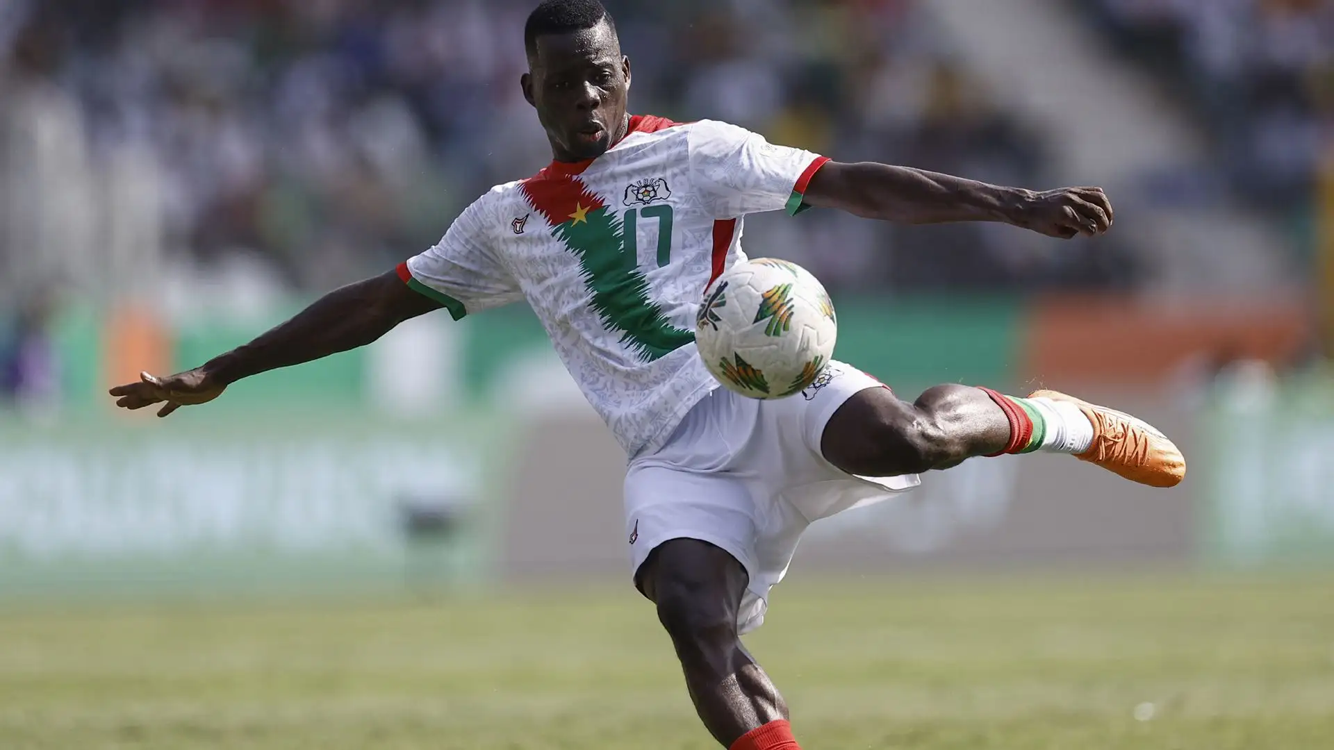 Martedì Stéphane Aziz Ki e compagni l'hanno sfoggiata contro la Mauritania