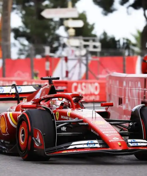 GP Monaco, Ferrari: Charles Leclerc pronto per la pole, Carlos Sainz fatica