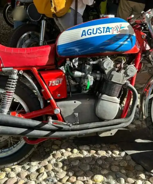 Le foto della MV Agusta 750 Sport, un’icona rara dal valore inestimabile