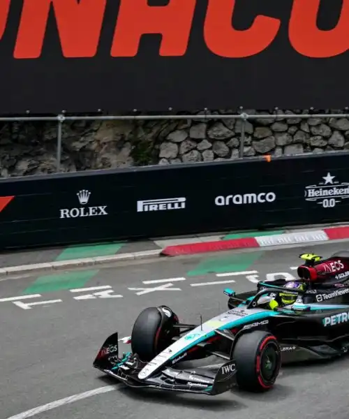 F1, GP Monaco: Lewis Hamilton davanti a tutti nelle prime libere, Leclerc quinto