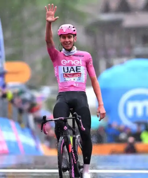 Giro d’Italia: Tadej Pogacar fa cinquina in Val Gardena, tre italiani in top 5