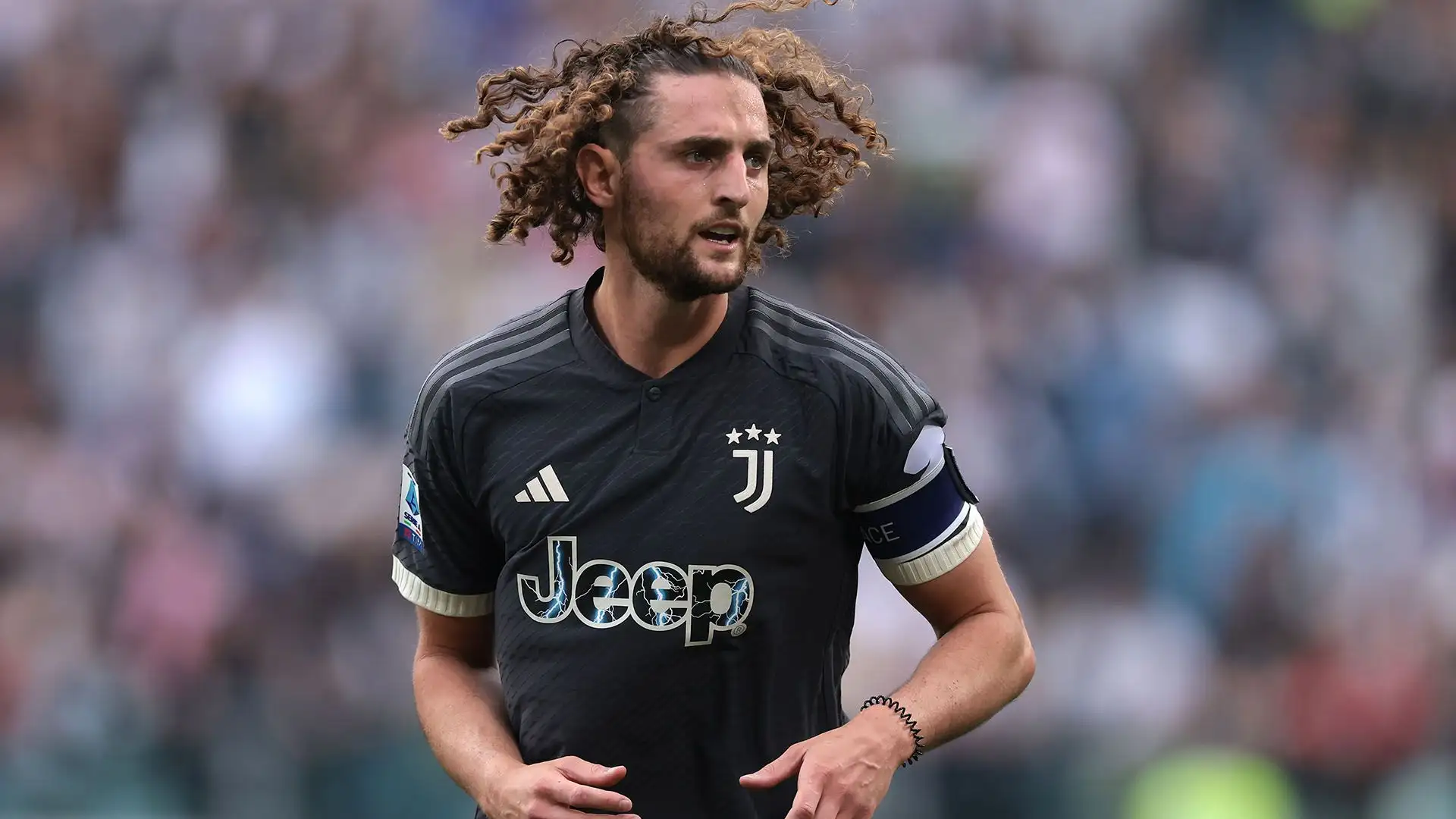 Gli agenti del giocatore stanno valutando la proposta di rinnovo offerta dalla Juventus, ma ora Rabiot è tentato da un'altra opzione