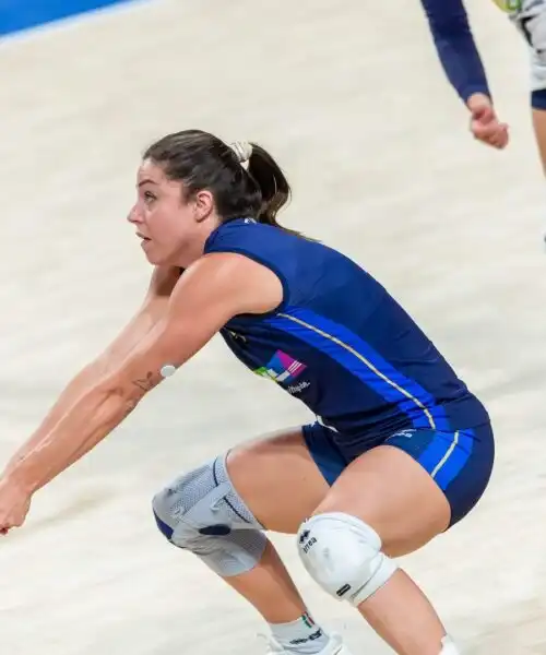 VNL, Paola Egonu non scende in campo ma l’Italia batte anche la Serbia