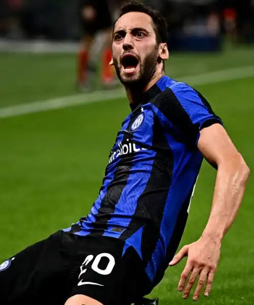 Calhanoglu fa infuriare due volte l’Inter: cosa succede ora. Foto